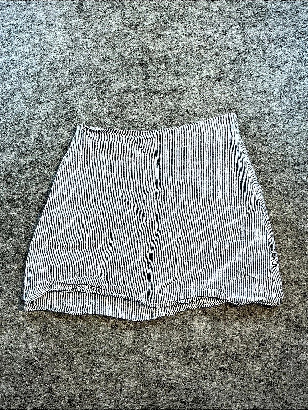 Reformation Striped High Waist skirt in Blue & White Size 4